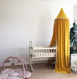 By Baboo Klamboe Baby 245cm - Okergeel - Katoen - Pompons 11 By Baboo Klamboe Baby 245cm - Okergeel - Katoen - Pompons -Babyartikelen Winkel 1160x1200 5