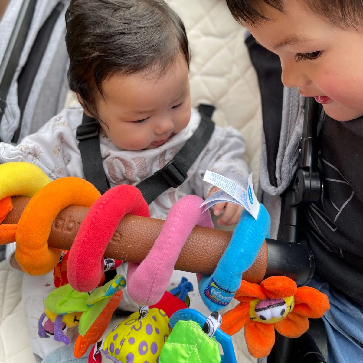 Playgro Boxspiraal Amazing Garden Twirly Whirly - Kinderwagen Speeltje - Activiteitenspiraal 5 Playgro Boxspiraal Amazing Garden Twirly Whirly - Kinderwagen Speeltje - Activiteitenspiraal - Afbeelding 5