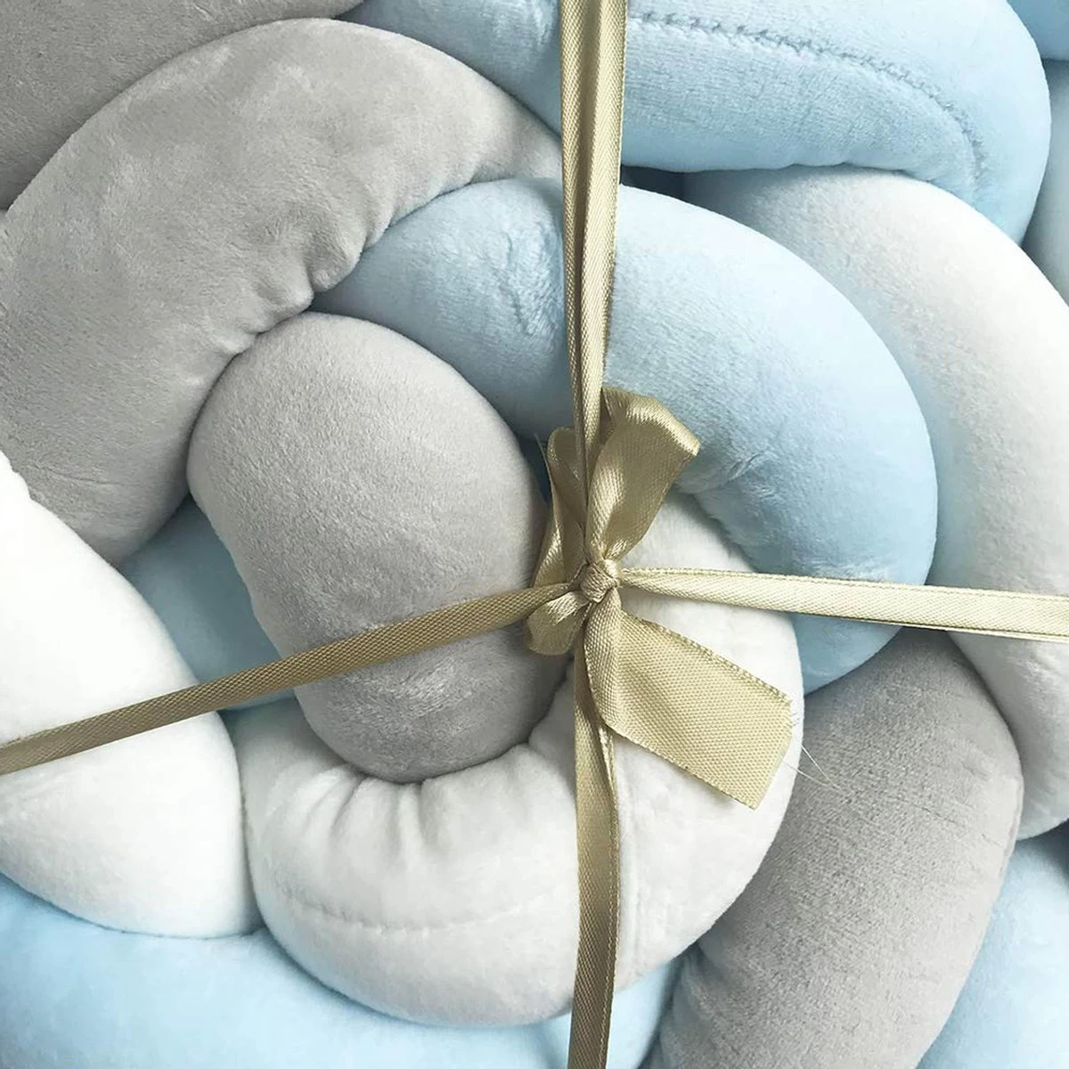 Buxibo Baby Bed Bumper - Baby Veiligheid/Hoofdbescherming/Bedbescherming - Multifunctionele Voedingskussen/Bedomrande/Boxomrander - 200CM - Blauw 2 Buxibo Baby Bed Bumper - Baby Veiligheid/Hoofdbescherming/Bedbescherming - Multifunctionele Voedingskussen/Bedomrande/Boxomrander - 200CM - Blauw - Afbeelding 2