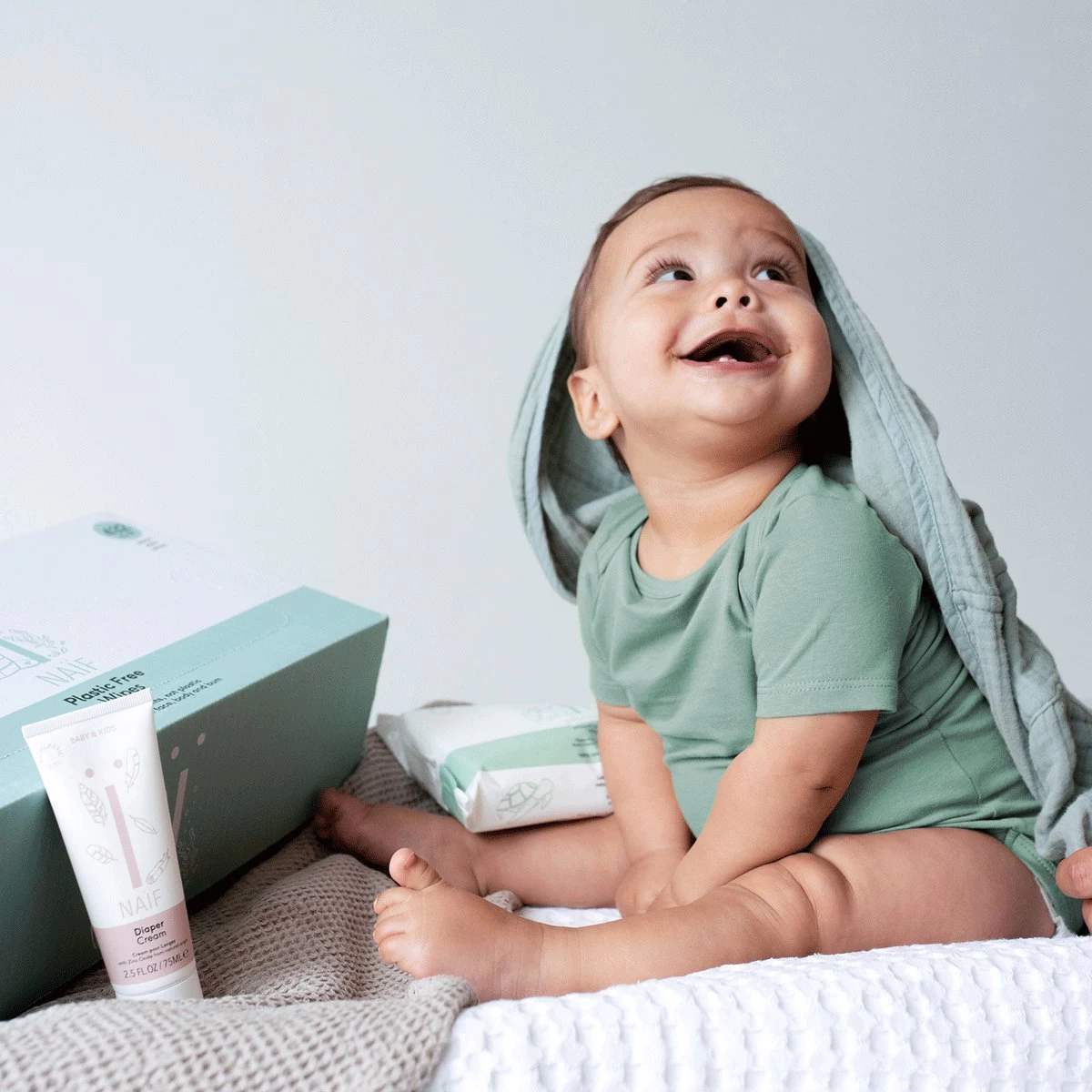 Naïf Plasticvrije Billendoekjes - Voordeelverpakking - 16 X 54 Doekjes - Met Natuurlijke Ingrediënten 7 Naïf Plasticvrije Billendoekjes - Voordeelverpakking - 16 X 54 Doekjes - Met Natuurlijke Ingrediënten - Afbeelding 7