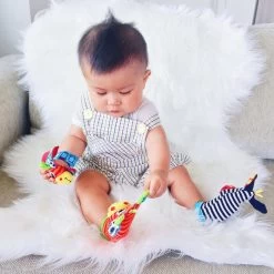 Playgro Pols- En Voetrammelaarset Zebra & Giraf - Set Van 4 Stuks, 2 Polsbandjes En 2 Rammelsokjes -Babyartikelen Winkel 1200x1200 126