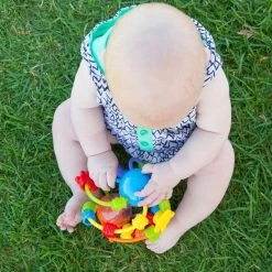 Playgro Speel En Leerbal - Grijp- En Bijtspeelgoed - Klikklak Geluiden - Spiegeltje - Kralen - Cilinder Met Rattelende Ballen -Babyartikelen Winkel 1200x1200 134