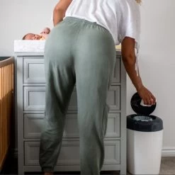 Tommee Tippee Simplee Sangenic Luieremmer, Milieuvriendelijker Systeem, Inclusief 1 Navulcassette Met Duurzaam Geproduceerde Antibacteriële GREENFILM, Grijs -Babyartikelen Winkel 1200x1200 1789