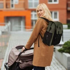 Brisby Slijtvaste Luiertas – Verzorgingstas - Two Tone Groen En Zwart - Inclusief Verschoonmatje - Isoleervakken - Met Geïntegreerde Kinderwagen Haken 19 Brisby Slijtvaste Luiertas – Verzorgingstas - Two Tone Groen En Zwart - Inclusief Verschoonmatje - Isoleervakken - Met Geïntegreerde Kinderwagen Haken -Babyartikelen Winkel 1200x1200 397