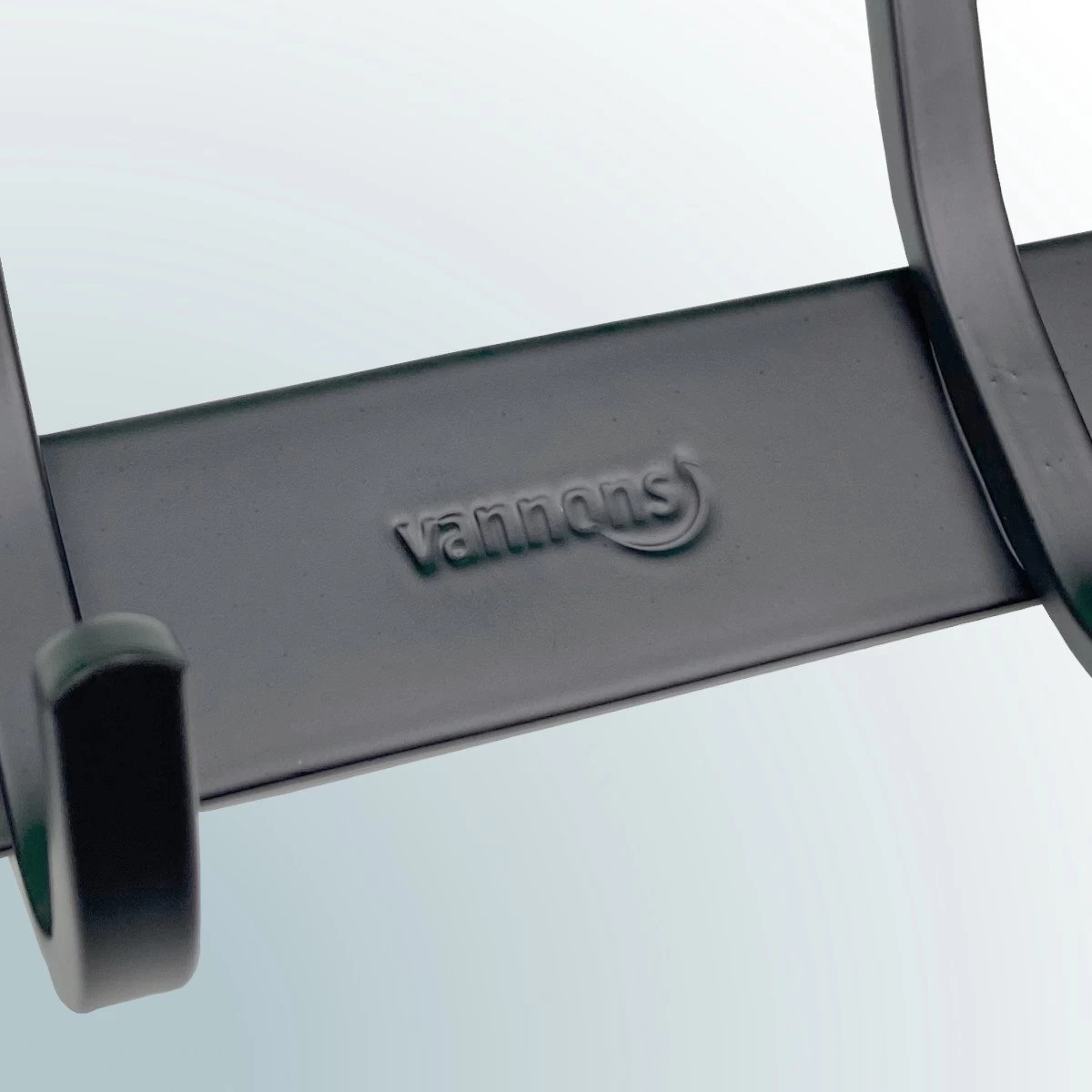 Vannons - Wandkapstok - Kapstok Hangend - RVS Metaal - 10 Hangers - Industrieel - Kapstok Zwart 2 Vannons - Wandkapstok - Kapstok Hangend - RVS Metaal - 10 Hangers - Industrieel - Kapstok Zwart - Afbeelding 2