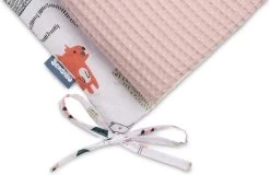 Sensillo Baby Bedbumper - Bedomrander - Anti Stootrand Ledikant - Bed Zijbeschermers - 180x30cm - Wafel Roze Vosjes -Babyartikelen Winkel 1200x777 3