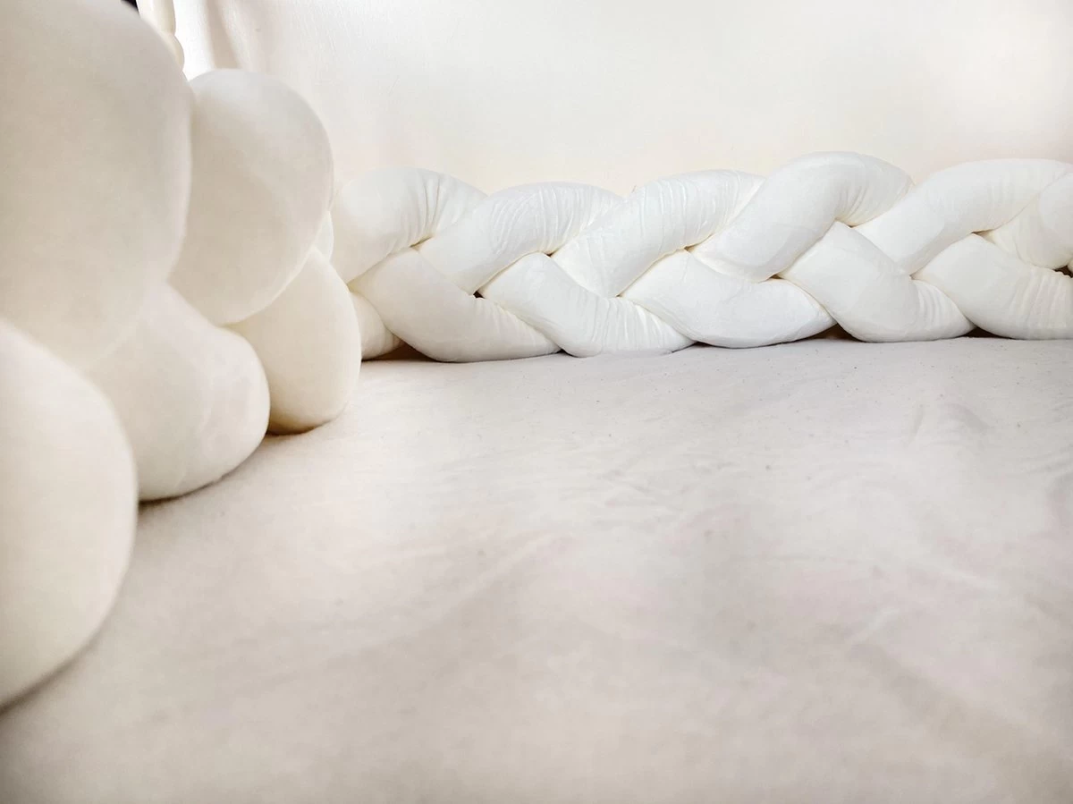IL BAMBINI Gevlochten Baby Bed Bumper Treccia - Bedomrander - Box Omrander - Hoofdbeschermer - Boxrand - Bedbumper - Stootrand - Boxomrander - (3 Meter) Wit 2 IL BAMBINI Gevlochten Baby Bed Bumper Treccia - Bedomrander - Box Omrander - Hoofdbeschermer - Boxrand - Bedbumper - Stootrand - Boxomrander - (3 Meter) Wit - Afbeelding 2