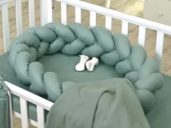 MamaLoes Amy Pure Stonegreen 210 Cm Braided Bedbumper 80122 -Babyartikelen Winkel 1200x900 61
