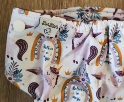 BonBini´s Luiers - Wasbare Luier Unicorn 3-15 Kg - Luierbroekje - Dubbele Antilek Preventie - Zwemluier Drukknoopjes En Verstelbaar Maat S, M, L Maat 1 T/m 5 -Babyartikelen Winkel 1200x985