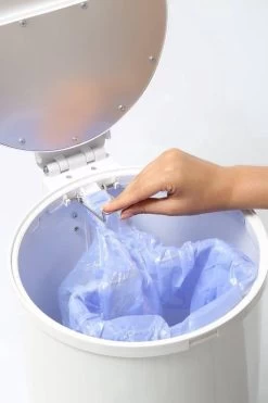 DiaperPail - Clear White - Luieremmer Met Speciale Luiersluis - Werkt Met Normale Vuilniszakken - Luxe Luieremmer - Geen Speciale Cassettes - Geen Geurtjes - Makkelijk Schoon Te Maken - Is Gemaakt Van Aluminium -Babyartikelen Winkel 799x1200 48