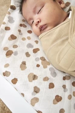 SwaddleMeyco Inbakerdoek Uni - Sand - 0-3 Maanden -Babyartikelen Winkel 800x1200 188