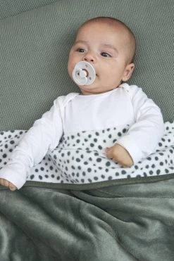 Meyco Reisdeken Fleece Cheetah - Forest Green - 75x100cm -Babyartikelen Winkel 800x1200 248