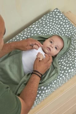 Meyco Badcape Basic Jersey/Cheetah 2-pack - Forest Green - 80x80cm -Babyartikelen Winkel 800x1200 280