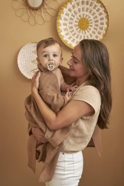 Meyco Mini Panther Swaddle - 2-pack - Toffee - 120x120cm -Babyartikelen Winkel 800x1200 300