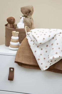 Meyco Mini Panther Swaddle - 2-pack - Toffee - 120x120cm -Babyartikelen Winkel 800x1200 302