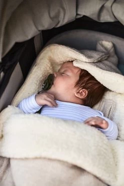 Jollein Voetenzak Voor Autostoel & Kinderwagen - Bliss Knit - Nougat -Babyartikelen Winkel 800x1200 69