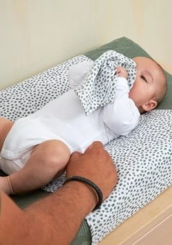 Meyco Cheetah Starterset - 9-pack - Hydrofiel - Forest Green -Babyartikelen Winkel 844x1200 4